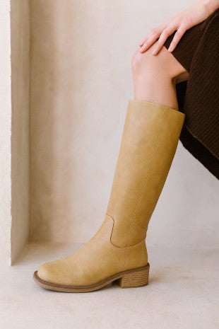 RIDING BOOTS WITH LOW BLOCK HEEL